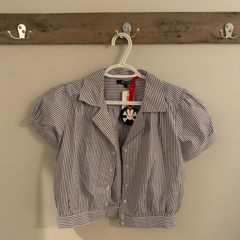 Cropped Button-up Blouse